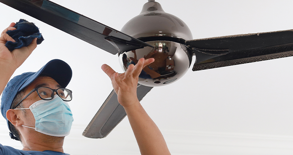 How to Clean Your Ceiling Fan within Seconds