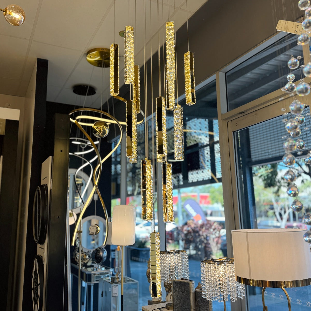 Trechizio 10 LED Cluster Crystal Pendant Lights