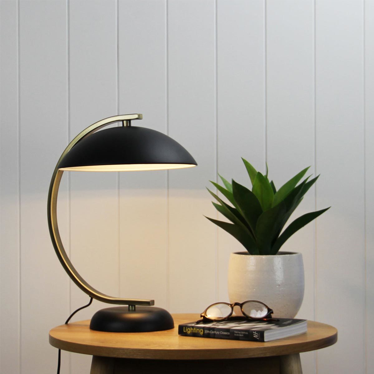 Deco Black & Antique Brass Table Lamp