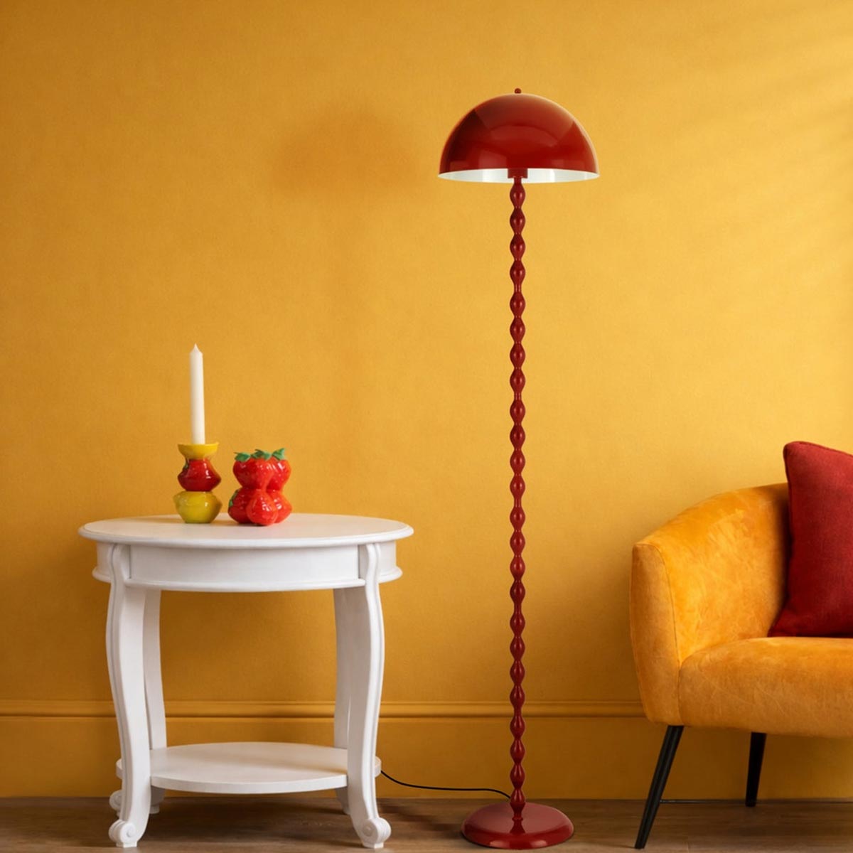 Estiq Twist Floor Lamp with Sculptural Design