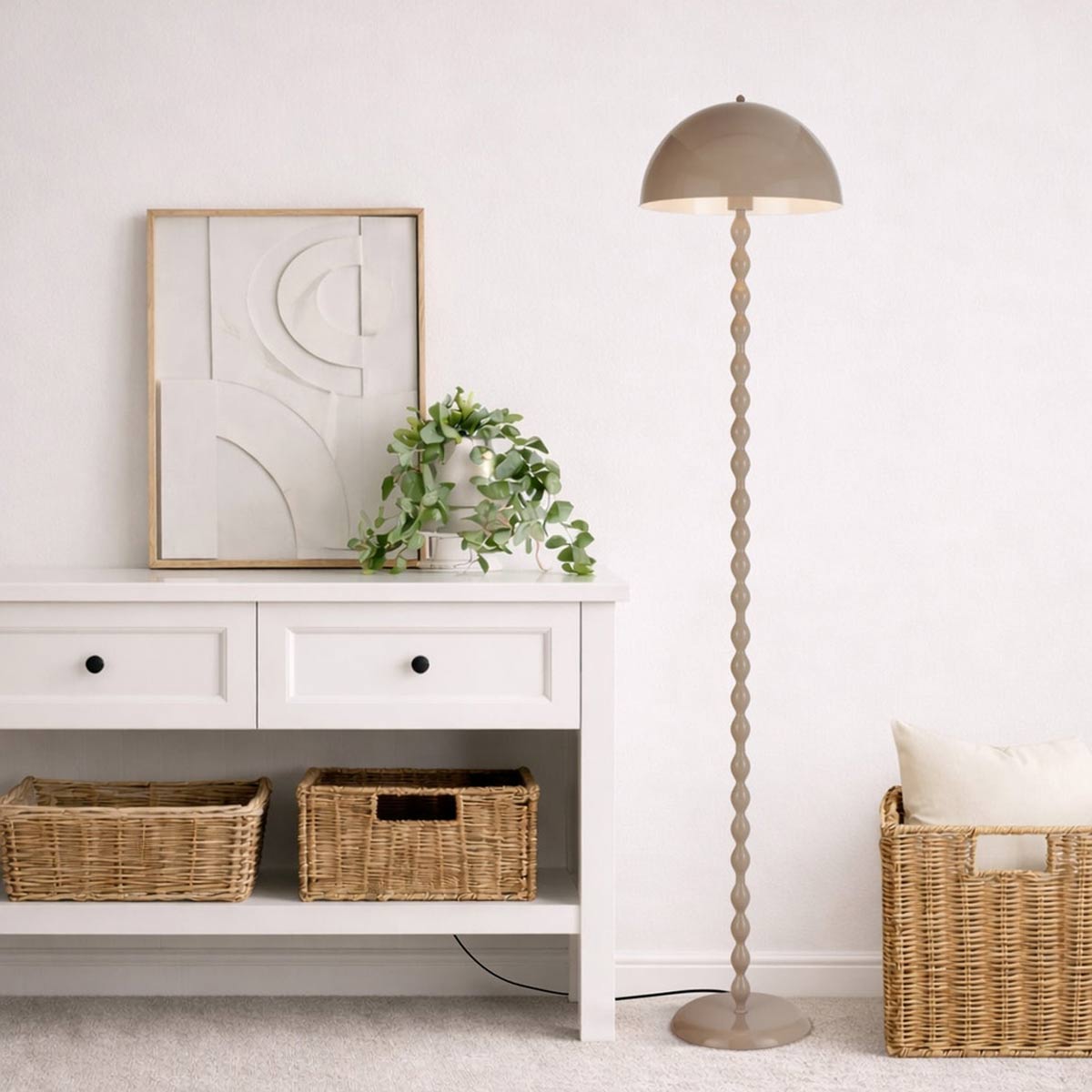 Estiq Twist Floor Lamp with Sculptural Design