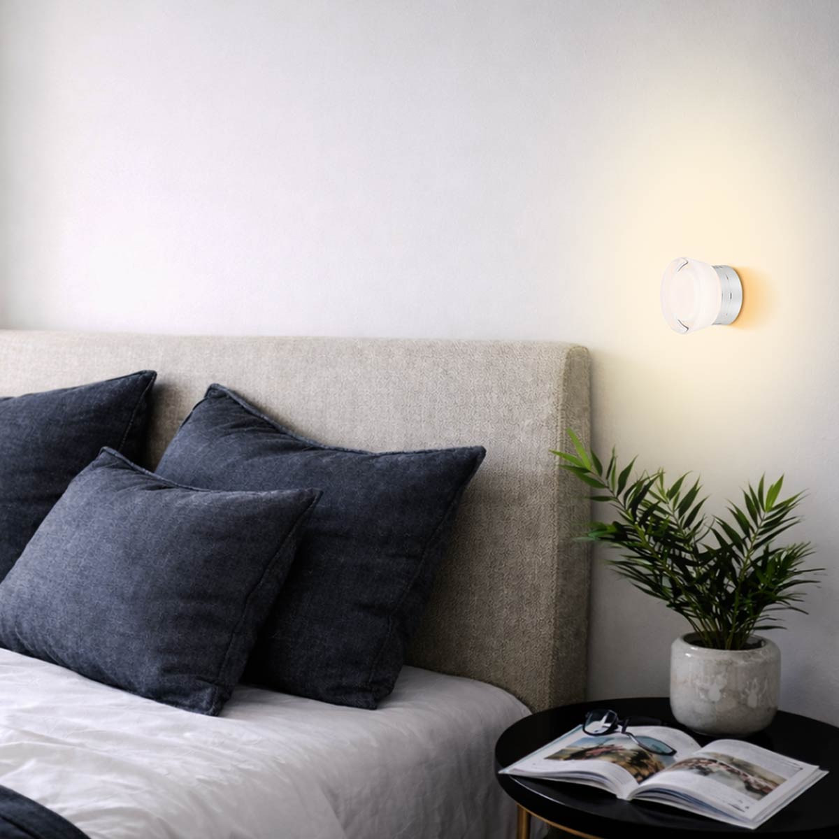 Lomira Glass LED Wall Light