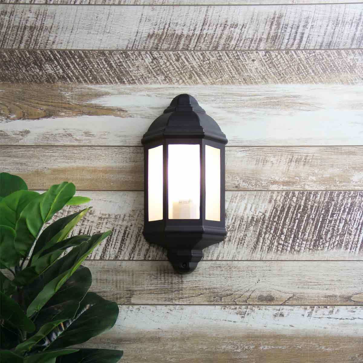 Fenchurch Traditional Outdoor Wall Sconce Light