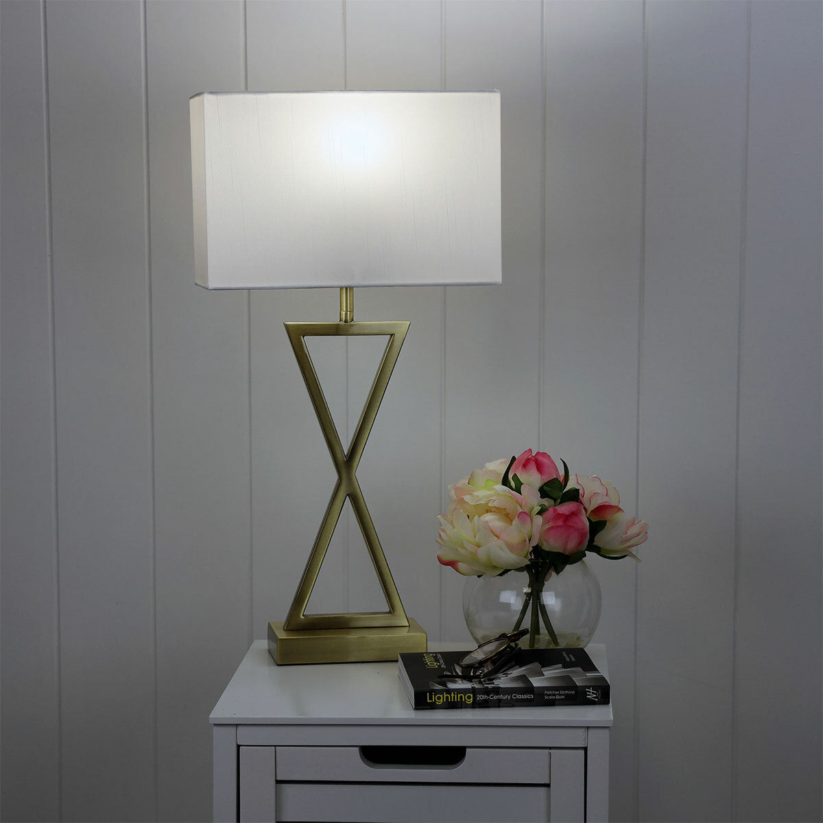 Kizz Geometric Table Lamp