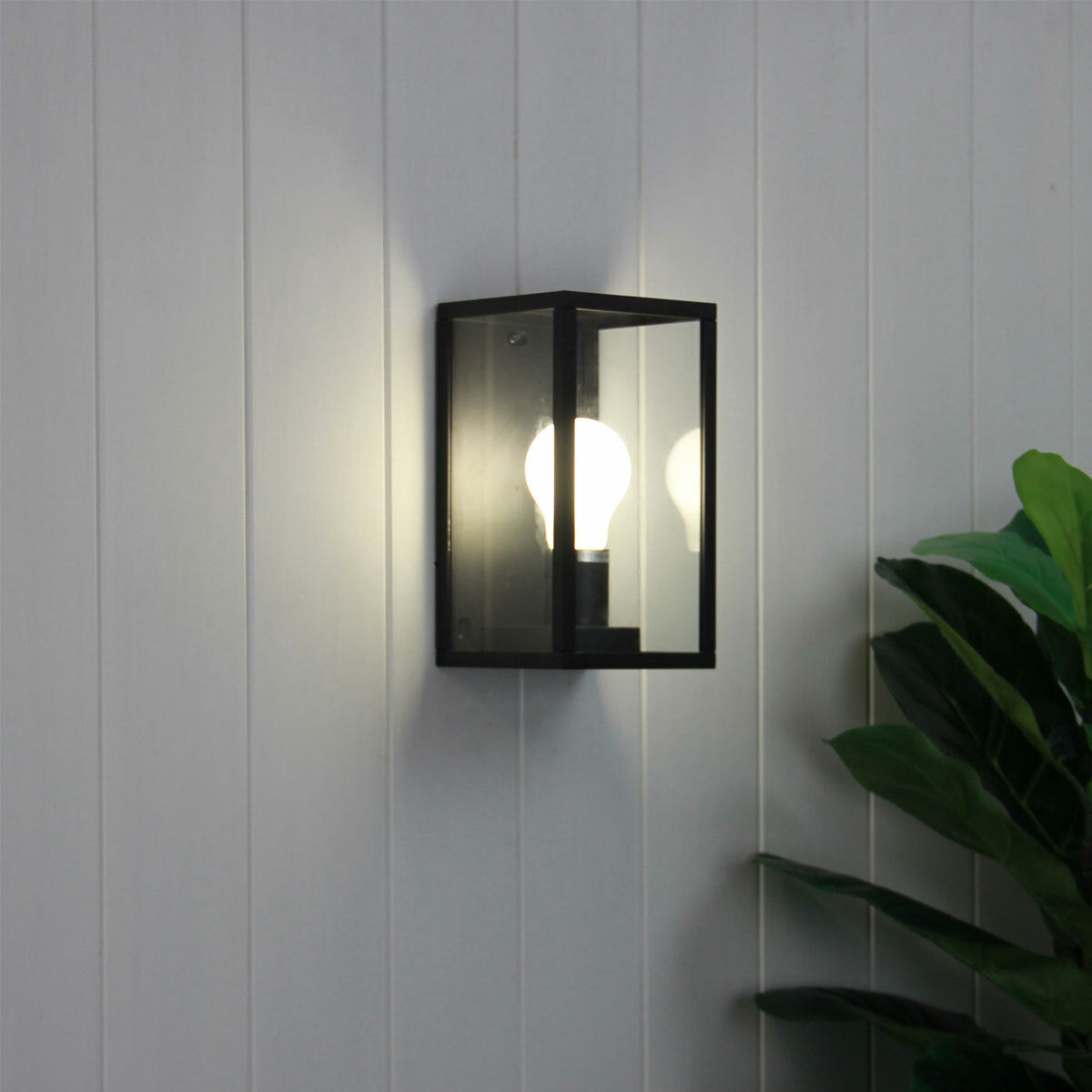 Pandora Hamptons Outdoor Wall Light